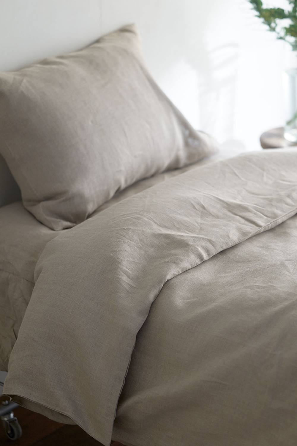 BED, ROOM WEAR