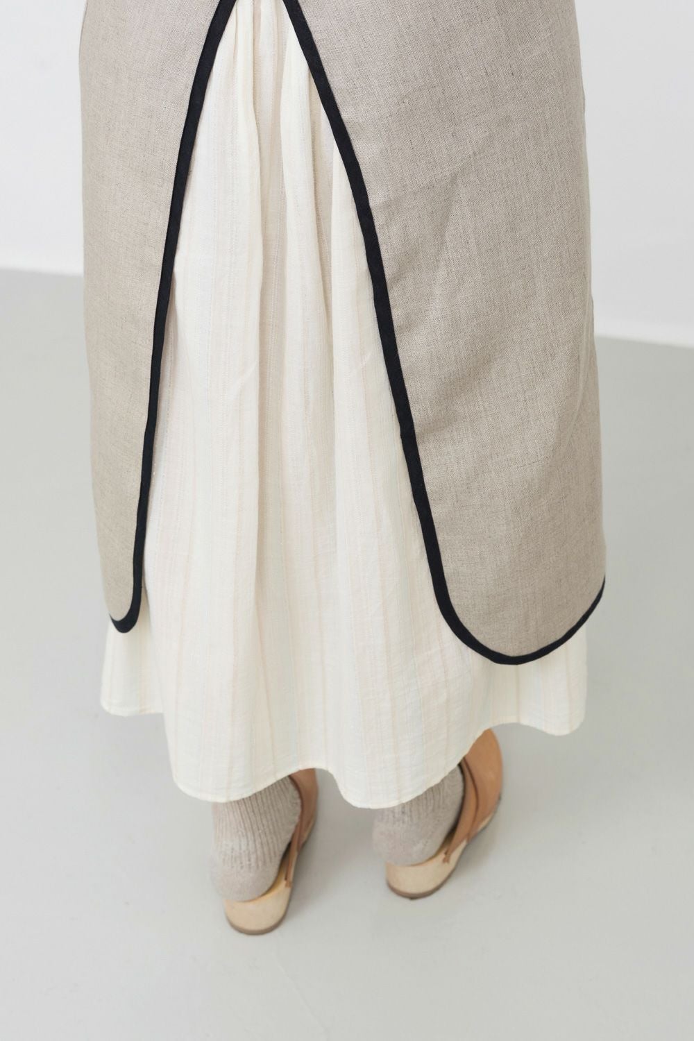 リネン パイピングエプロン ナチュラル | fog linen work