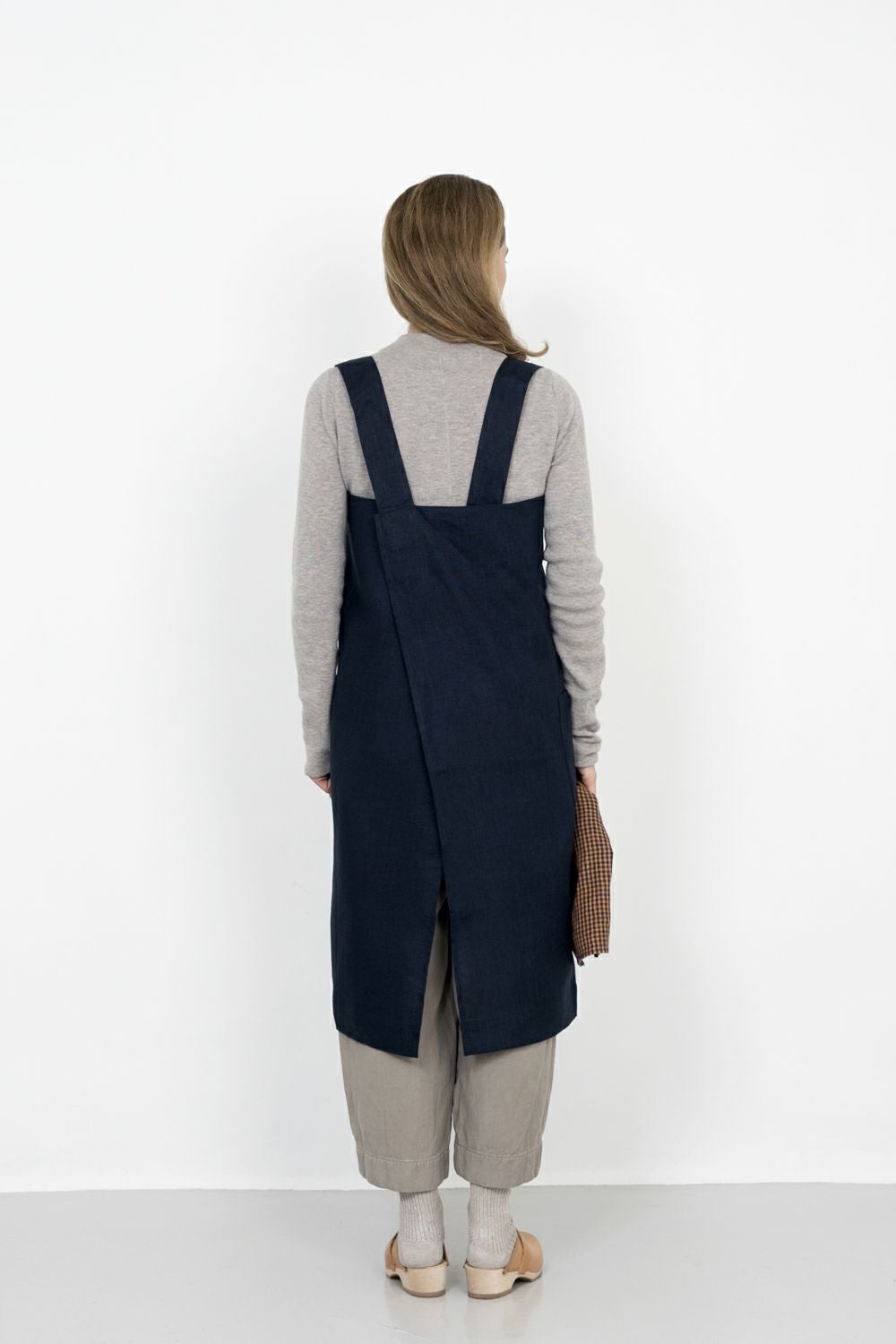 リネン スクエアクロスエプロン ネイビー | fog linen work