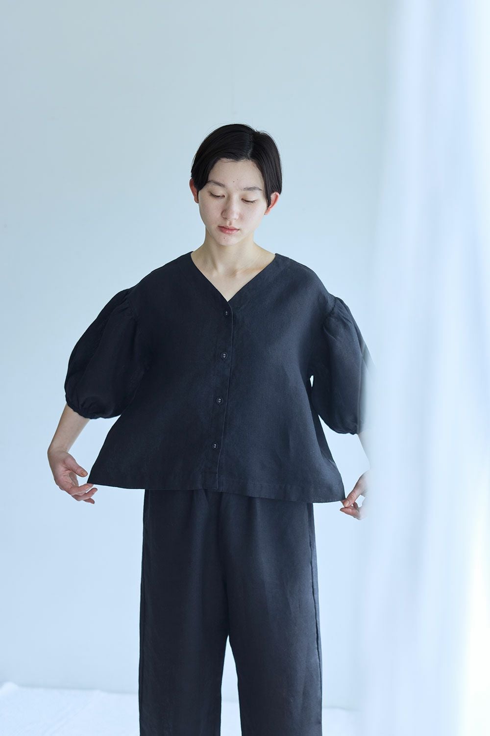 プロフ必読☆総絞り☆刺繍☆黒 エライザ トップ ブラック | fog linen work