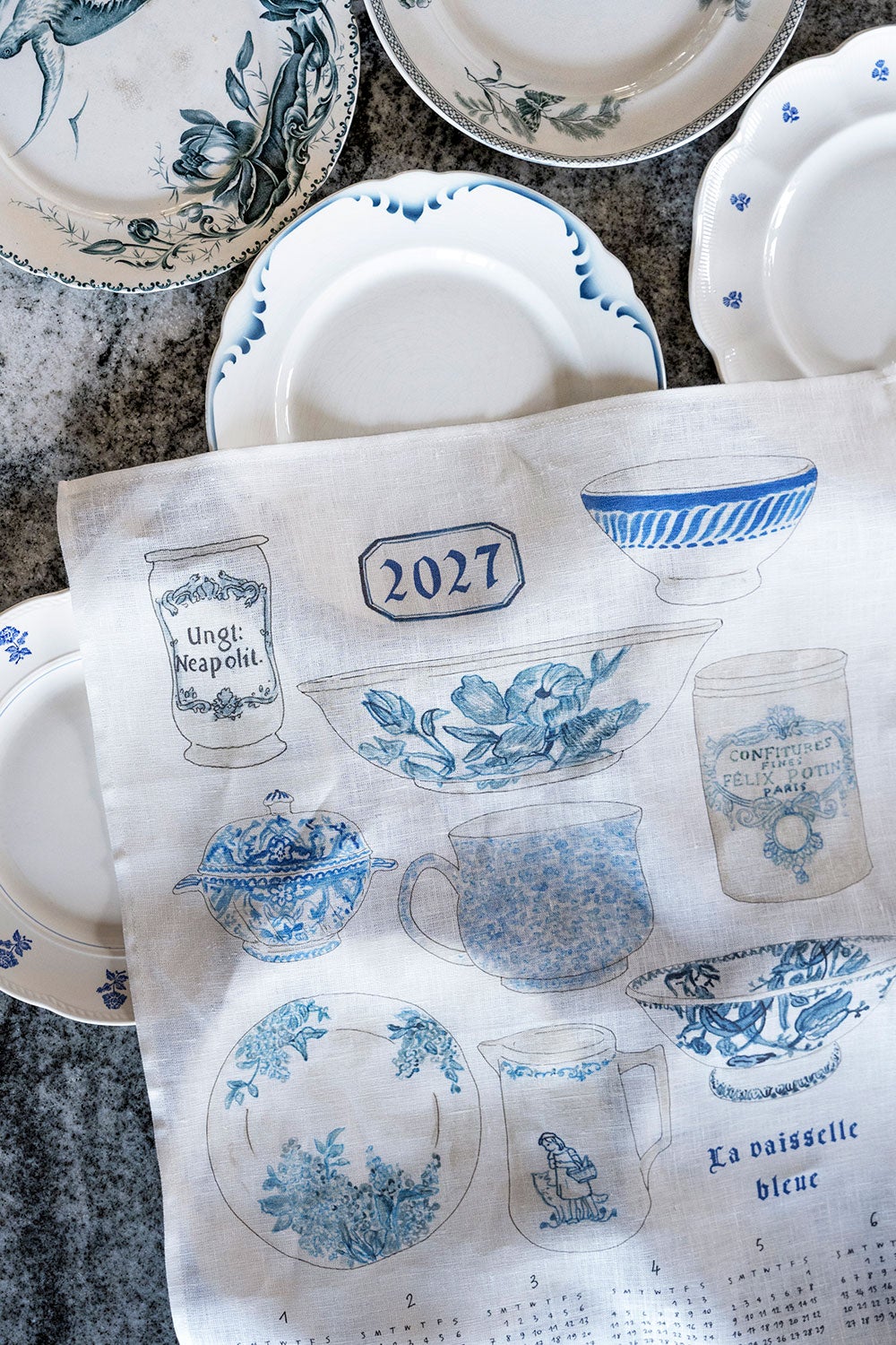 予約商品】2027 リネンカレンダー 青い色の器たち イザベルボワノ